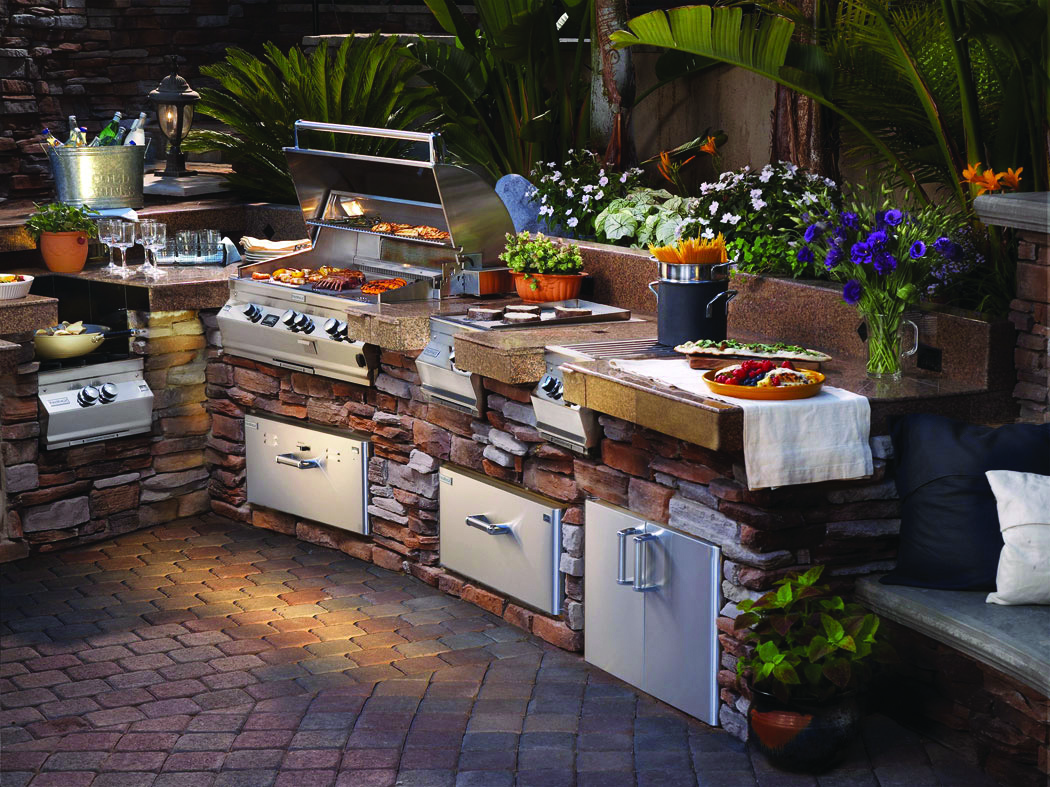 Outdoor kitchens latest trend in home entertainment