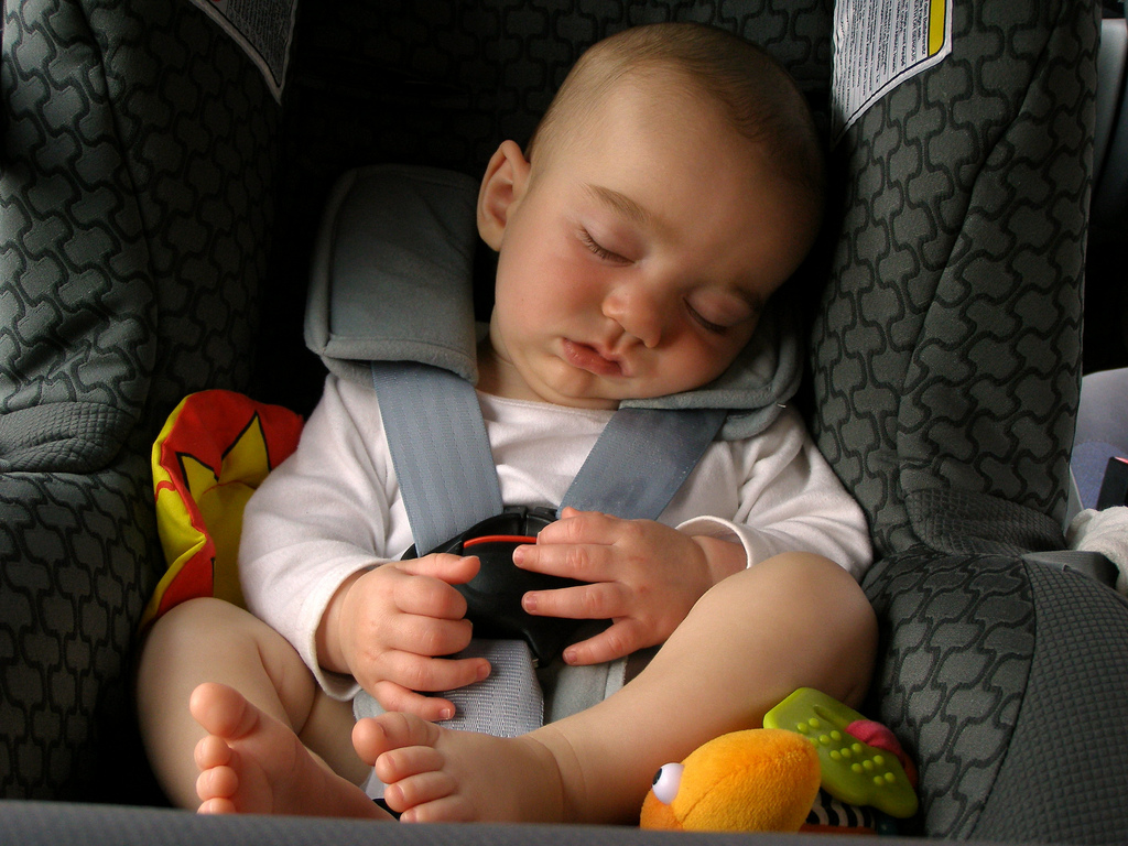 Parents encouraged to keep kids in car seats past legal age